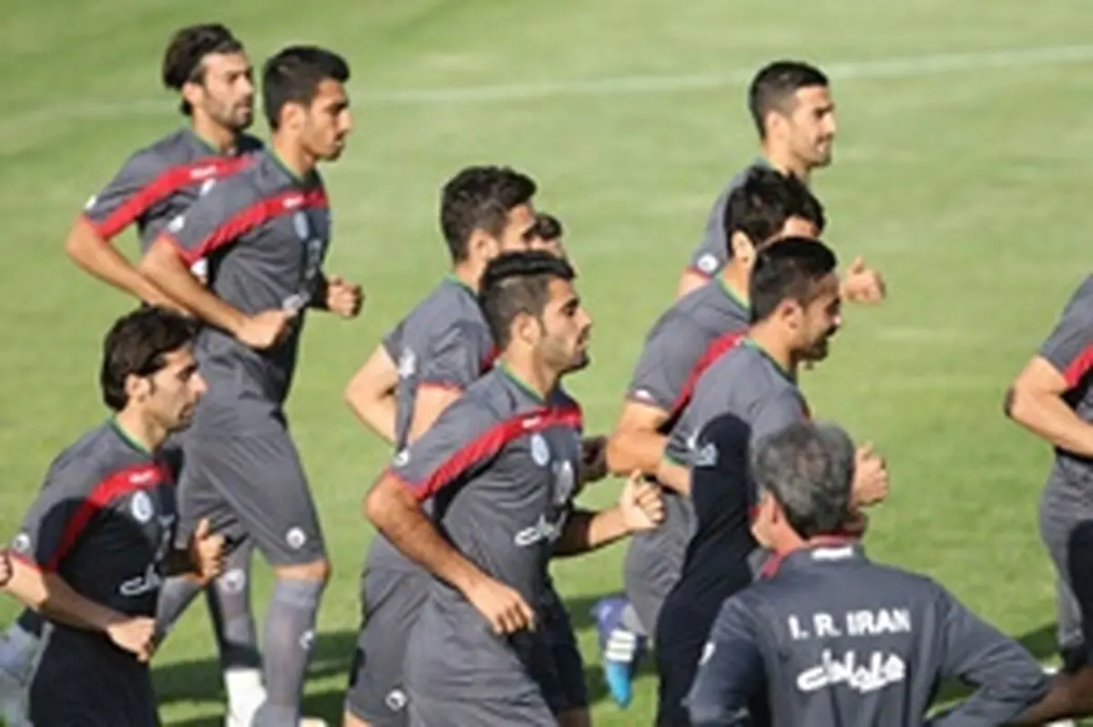 کی‌روش چهار بازیکن را خط زد