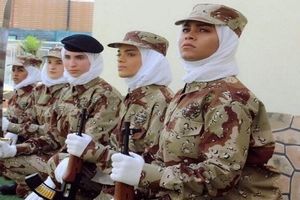 رژه نظامی زنان در عربستان برای اولین بار +عکس