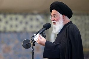 امام جمعه مشهد: دوری از غضب خداوند مصداق عملی تقوا در زندگی است