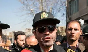 برخورد پلیس با تابلوهای غیرمتعارف مغازه‌ها