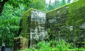 آشیانه گرگ؛ ستاد فرماندهی هیتلر، شهر بازی می‌شود؟