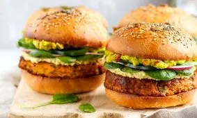 چگونه گیاه‌خواران تعادل تولید غذاهای گوشتی در انگلیس را به نفع خود تغییر دادند؟