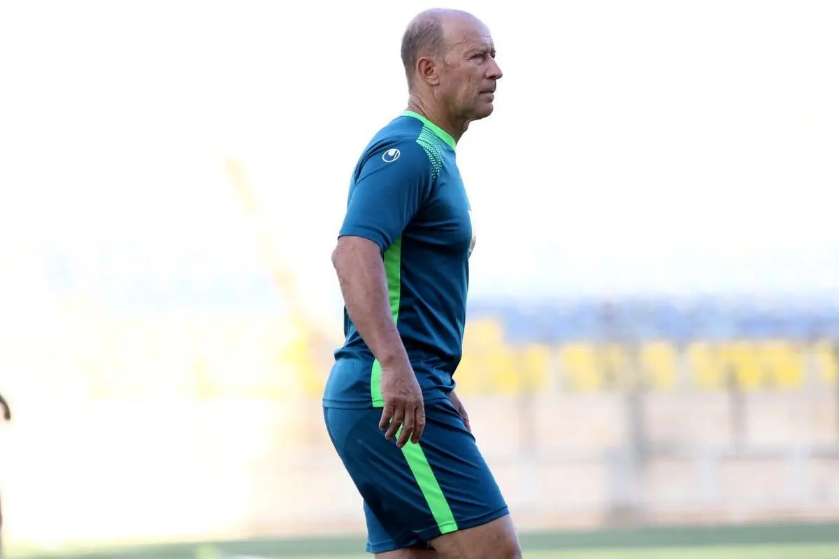 کالدرون: انصاری‌فرد باید از همه چیز باخبر باشد