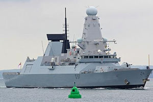 نشنال اینترست: چرا نیروهای دریایی انگلیس بی سر و صدا از کنار تنگه هرمز و ایران عبور می کنند؟