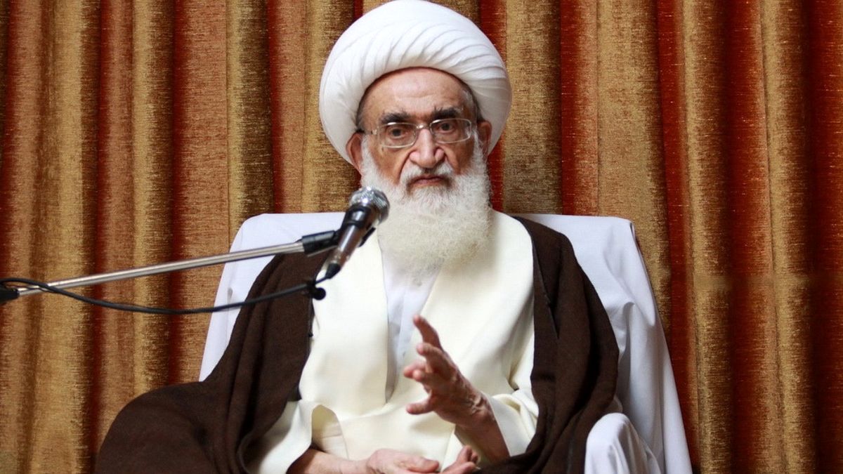 آیت الله نوری همدانی: بیشتر کسانی که مرتکب جرم می شوند، همان کسانی اند که از علما و روحانیون فاصله گرفته اند