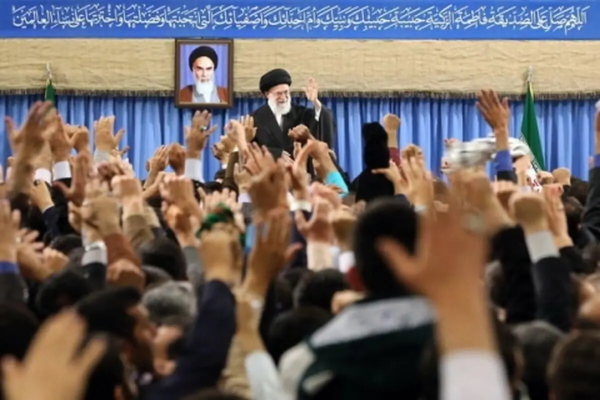 مقام معظم رهبری: نوکری واقعی اهل‌بیت جامعه را عزتمند و مشکلات را برطرف می‌کند