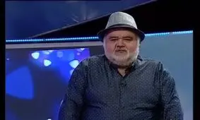 اکبر عبدی با خانواده‌اش به تلویزیون می‌رود