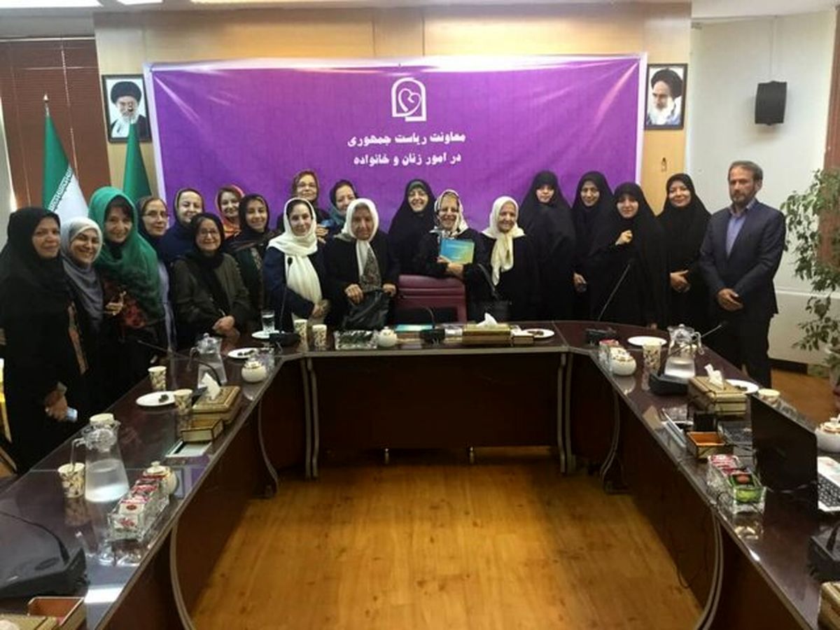 مادر خیریههای ایران، تقدیر شد