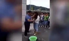 برخورد متفاوت آقای معلم با دختران آرایش‌کرده دبیرستانی + فیلم