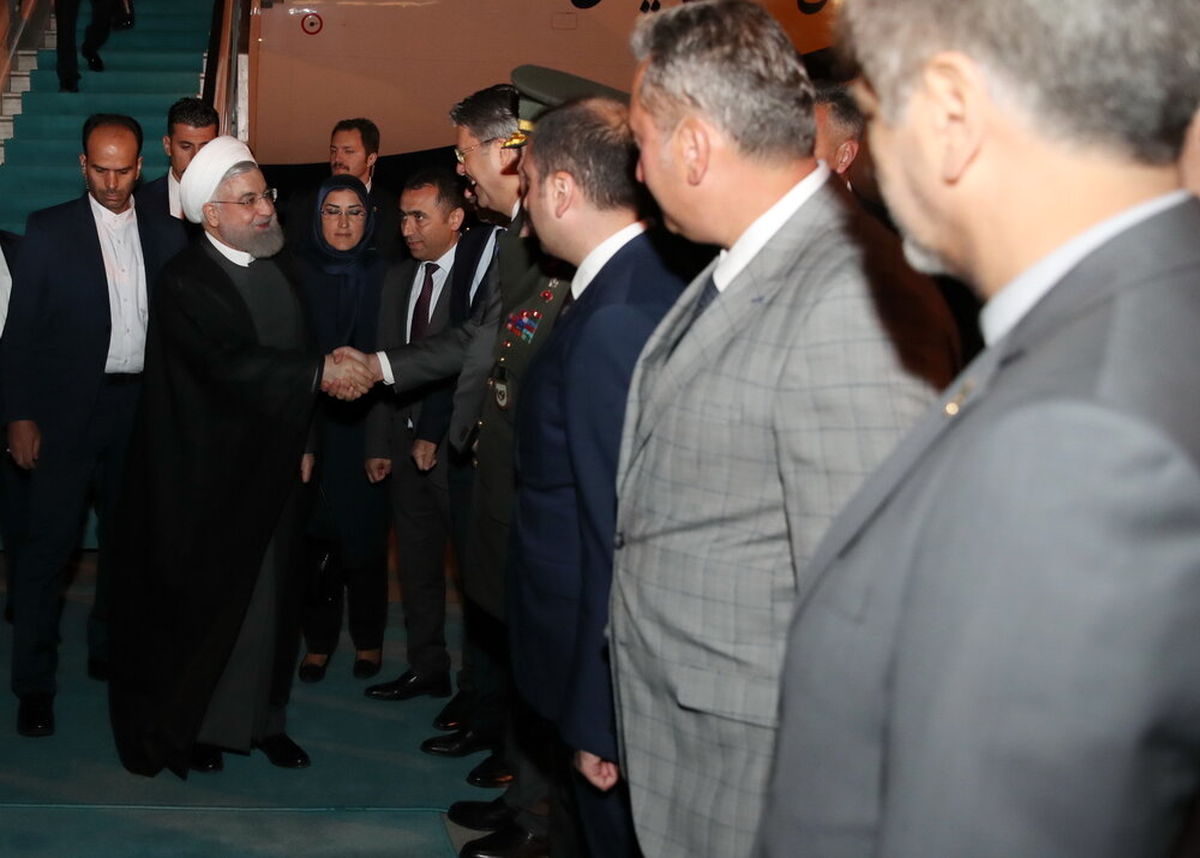 تصویری از استقبال مقامات ترک از حسن روحانی