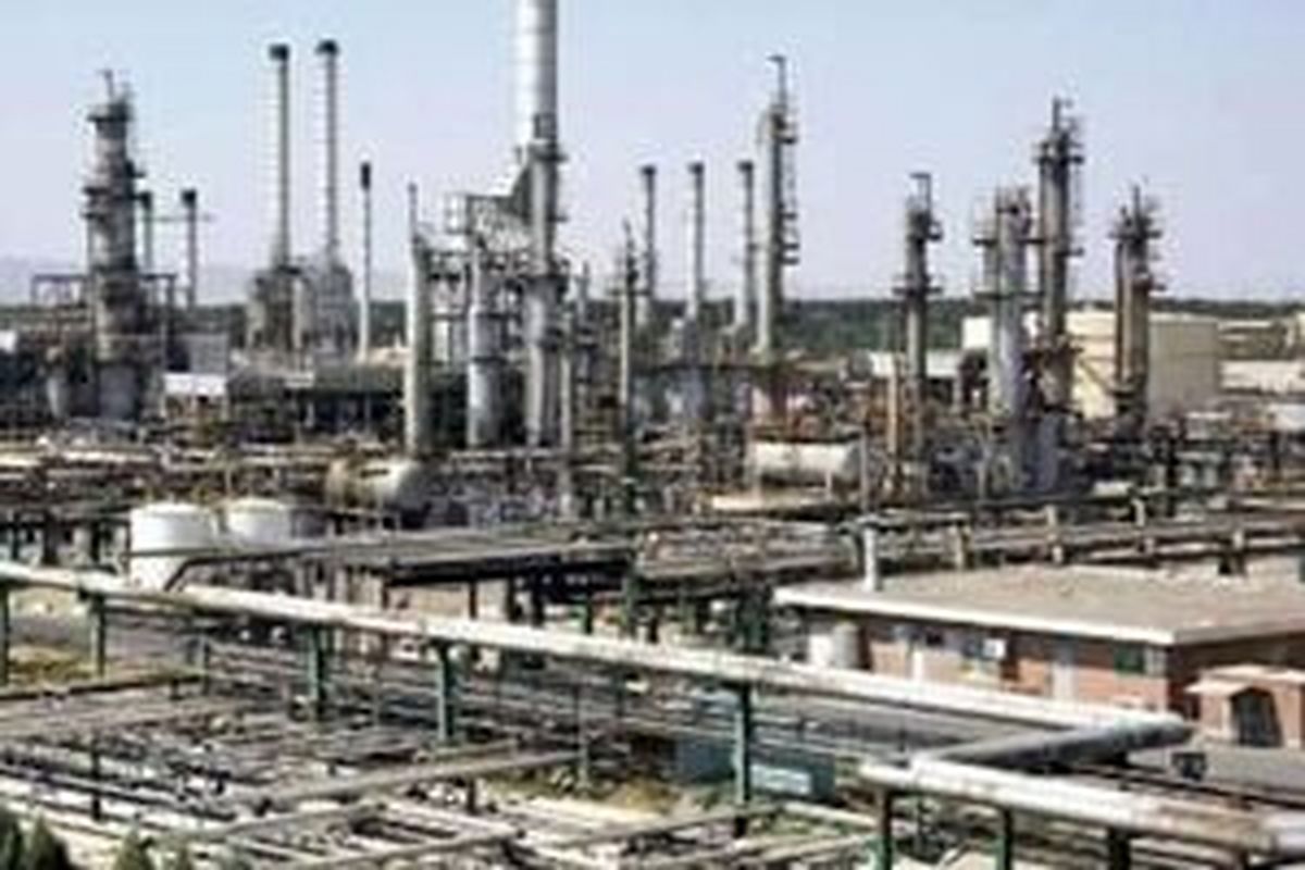 عمده بدهی‌های پالایشگاه نفت کرمانشاه پرداخت شد/ افزایش ظرفیت پالایشگاه از ۲۵ هزار بشکه به ۴۰ هزار بشکه