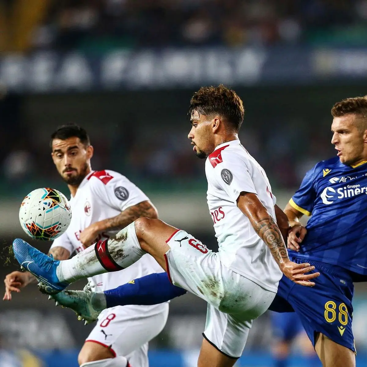 پیروزی میلان در خانه هلاس ورونا