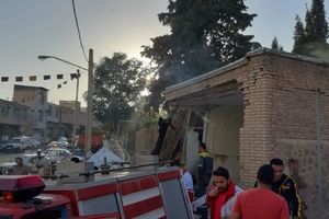 تخریب خانه بهداشت معلم کلایه قزوین بر اثر انفجار گاز