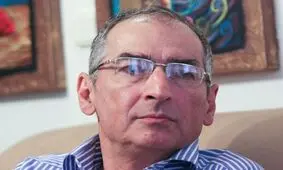 زیباکلام: پناهیان می خواهد خود را به عنوان جریان سوم جا بزند