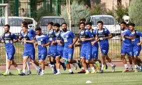 "دختر آبی" روی پیراهن بازیکنان استقلال حک شد + عکس