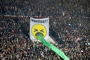 اعتراض جالب هواداران سن پائولی به برگزاری بازی‌ها در شروع هفته