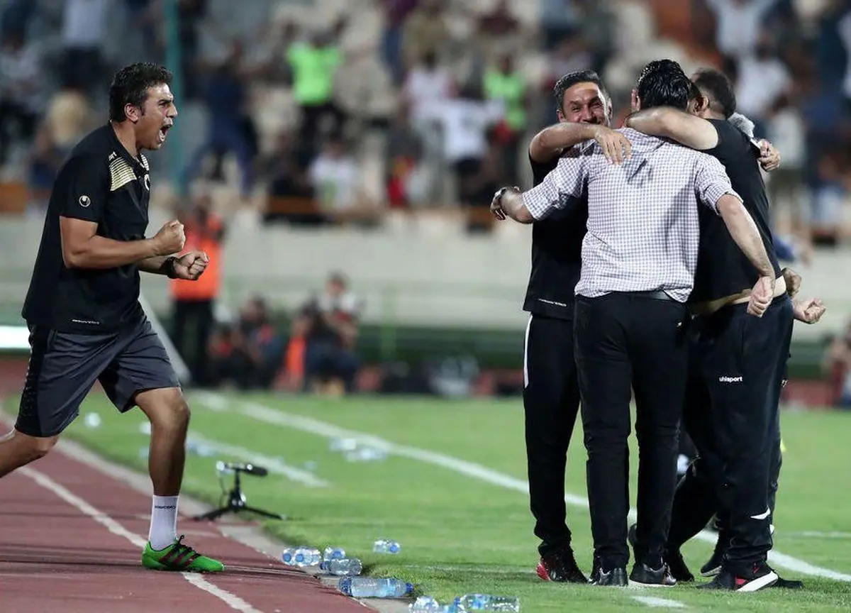 خودداری نکونام از شادی در آزادی