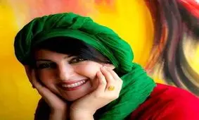 بازیگر زن معروف در حال گِل بازی!