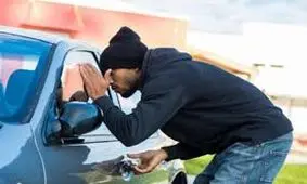 دو متهم جوان در مخفیگاه شان به دام افتادند