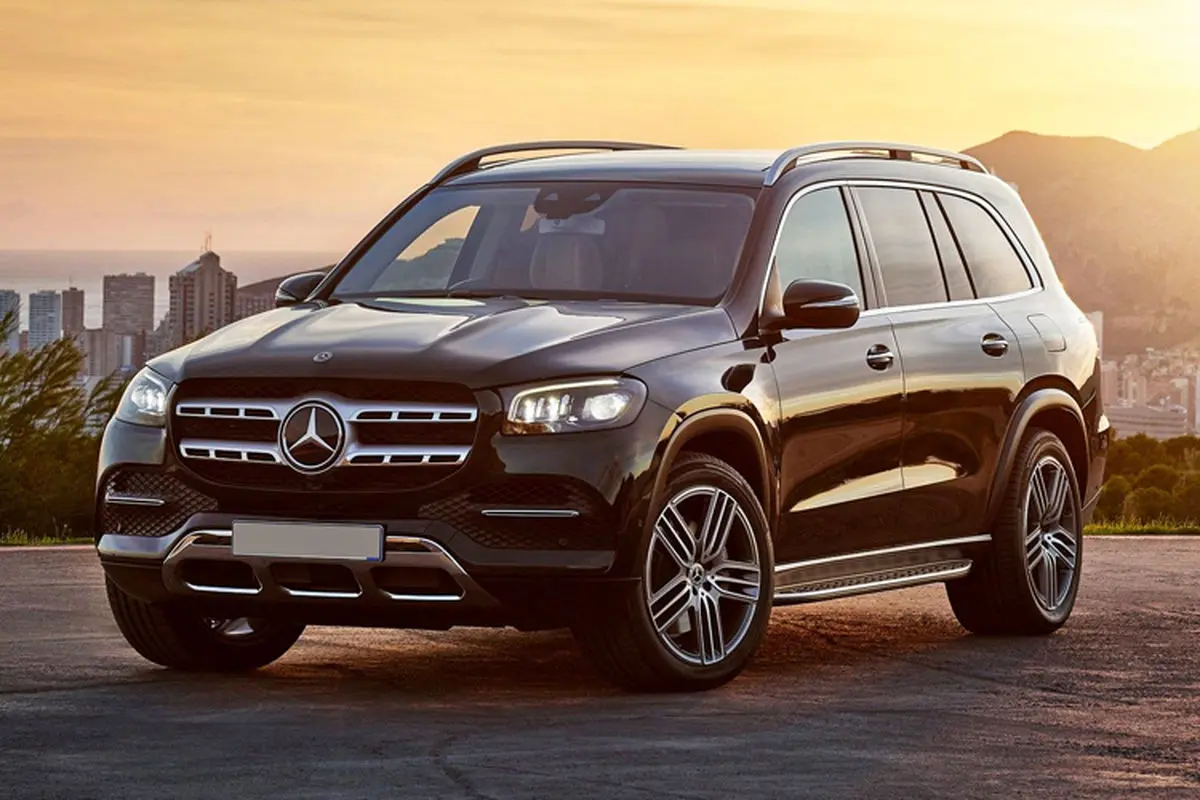 ویدئو| مرسدس بنز با رقص، خودرو را از شن‌زار بیرون می‌آورد