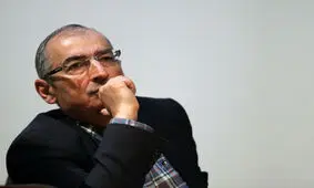 زیباکلام: عملکرد عارف شبیه اصولگرایان شده؛ هیچ نمره قابل قبولی نمی‌گیرد / فارغ از ضعف، ضعف و ضعف هیچ نکته مثبتی را در شورای عالی اصلاح‌طلبان ندیده‌ام