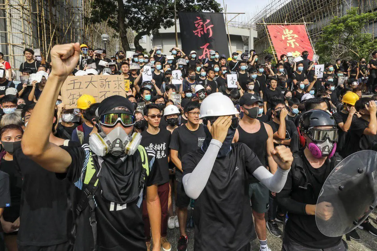 هنگ‌کنگ ناآرام، میزبان تیم ملی ایران