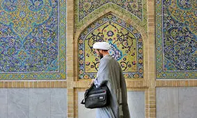 جمهوری اسلامی: مراجع تقلید به داد حوزه علمیه قم برسند