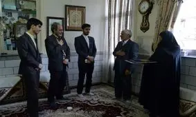 موجودیت انقلاب اسلامی مدیون فداکاری‌ شهدا و خانواده‌های آن‌هاست