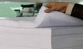 کاغذ برای روزنامه‌ها هست، ولی برای دفترچه‌های بیمه نیست! + فیلم