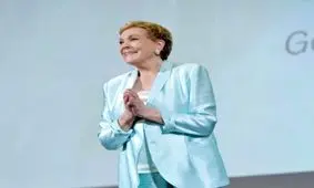 تصاویر مراسم اهدای شیر طلایی به جولی اندروز افسانه‌ای، هنرپیشه فیلم‌ به یادماندنی‌ اشک‌ها و لبخندها