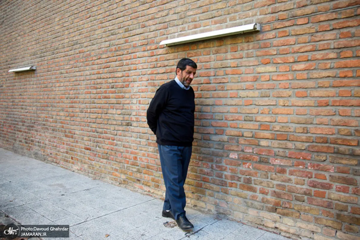 با رقیب تراشیدن برای کوروش کبیر خیلی موافق نیستم! بگذاریم این یکی برای ما بماند!