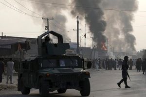 حمله انتحاری بر اثر انفجار یک تراکتور در منطقه دیپلماتیک کابل