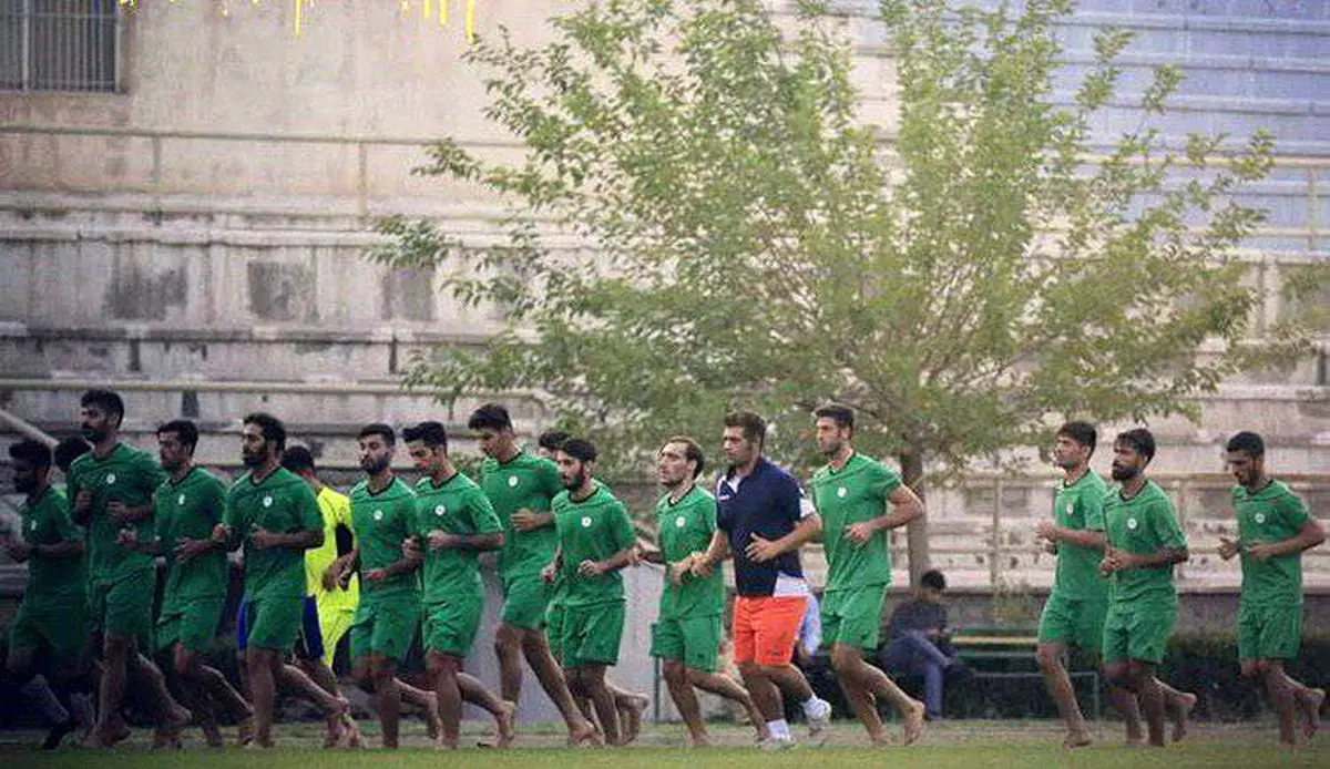 استارت تمرینات نفت M.I.S برای دیدار با استقلال