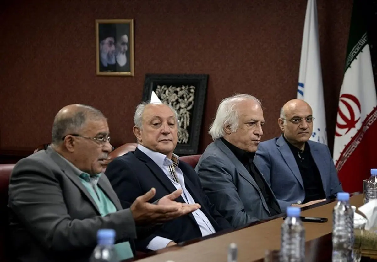 وزیر گفت به من چه پسرم پرسپولیسی است