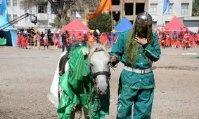 برخورد غیرعمدی تیر به چشم نقش امام حسین این بار در عقدا اردکان + فیلم