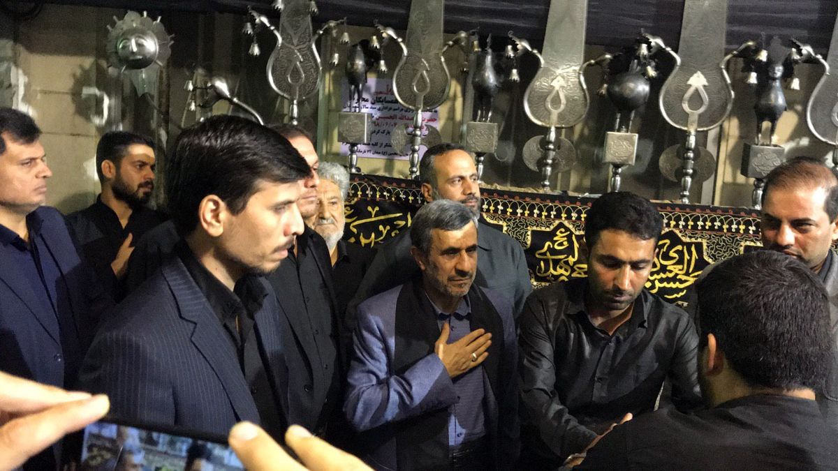 حضور محمود احمدی نژاد در جمع هیئات عزاداری میدان ۷۲ نارمک