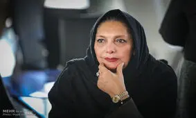 پاسخ منیژه حکمت به توییت مهناز افشار درباره پگاه آهنگرانی