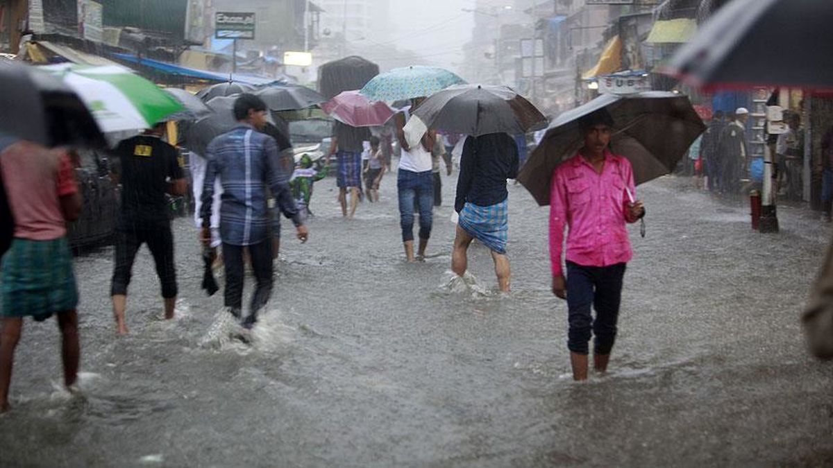 بارش عجیب باران 1422 کشته در هند به‌جا گذاشت + فیلم