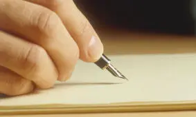 گلایه یک استاد ادبیات از نحوه نامگذاری روز شعر و ادب فارسی