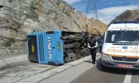 واژگونی یک اتوبوس در سیستان و بلوچستان و مجروح شدن ۷ نفر + تصاویر
