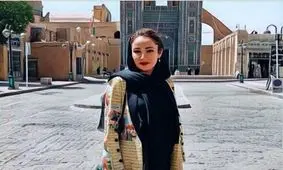 تصویر بهاره افشاری در افتتاحیه نمایش رامبد جوان