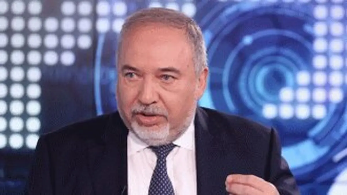 لیبرمن: دعوت نتانیاهو برای تشکیل دولت وحدت فریبی سیاسی است / او می خواهد مسئله را به دور سوم انتخابات بکشاند