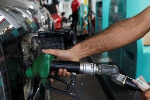 کمبود بنزین در عربستان، خودروها را به صف کرد