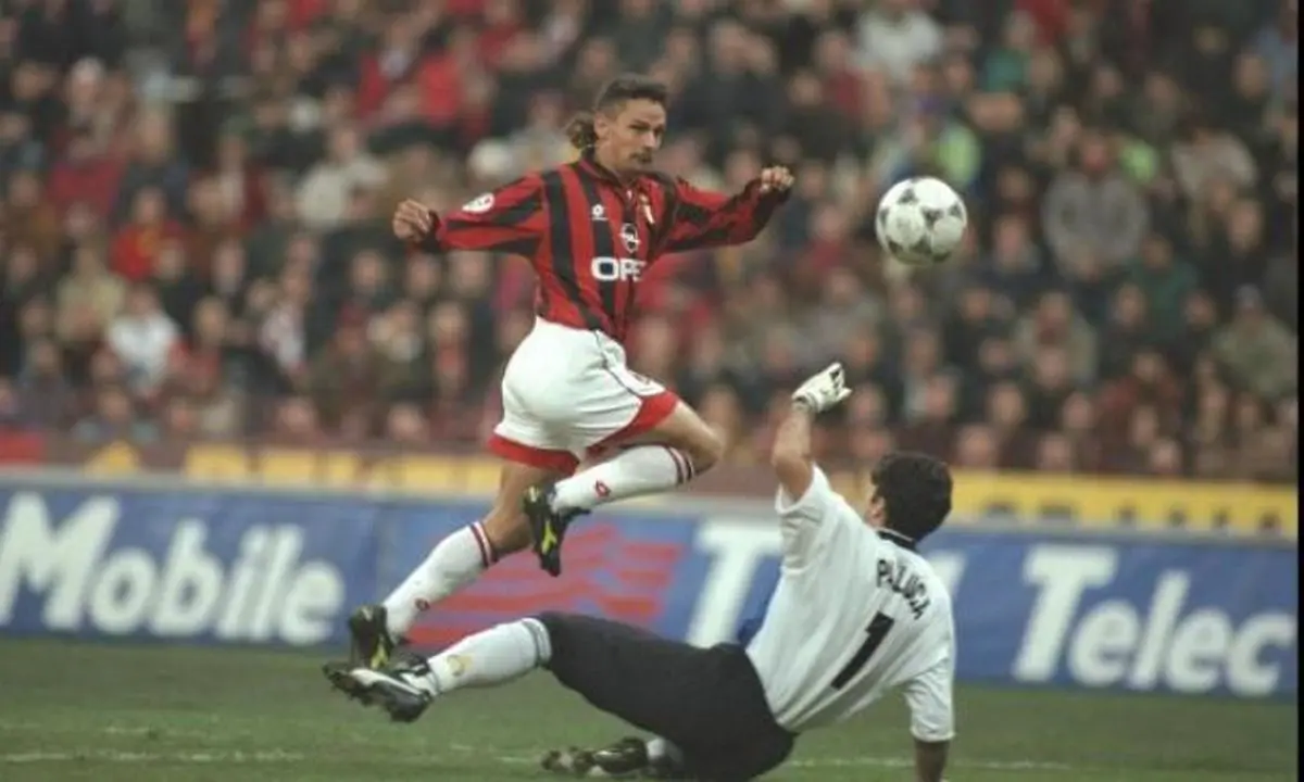 نیمه سرخ مقابل نیمه آبی میلان