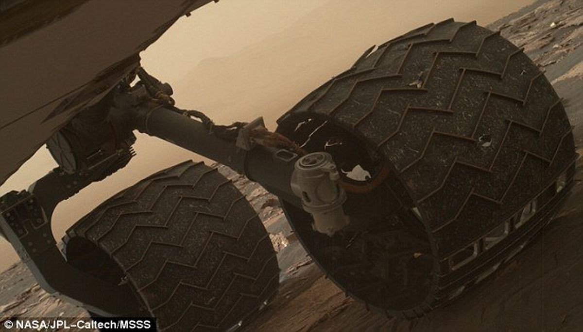 تایر کاوشگر کنجکاوی در مریخ سوراخ شد