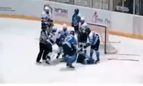 فیلم| کتک‌کاری تیم هاکی زنان روسیه به سبک «حبیب نورمحمد‌اف»