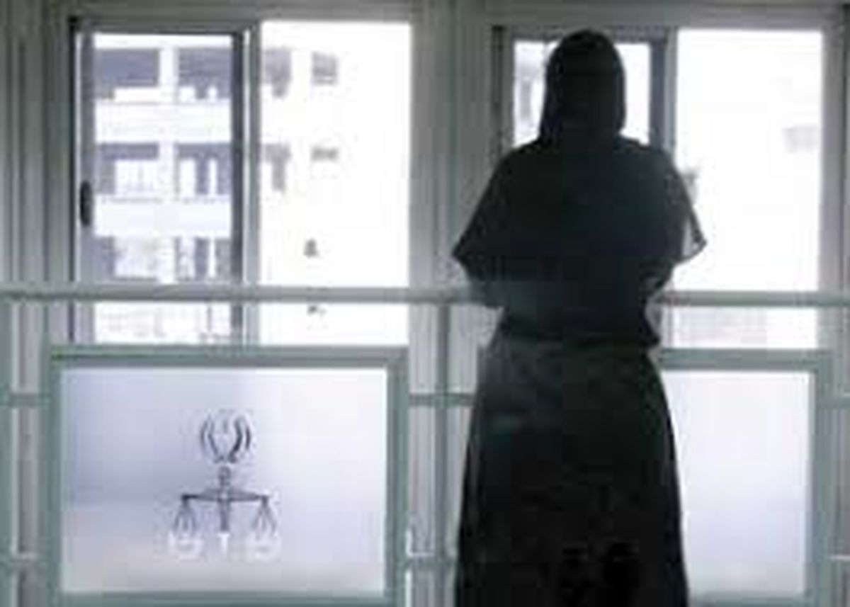خودکشی دختر نوجوان مشهدی به خاطر روابط نامشروع پدر / پدرم، مادرم را بخاطر زنان خیابانی کتک می زند