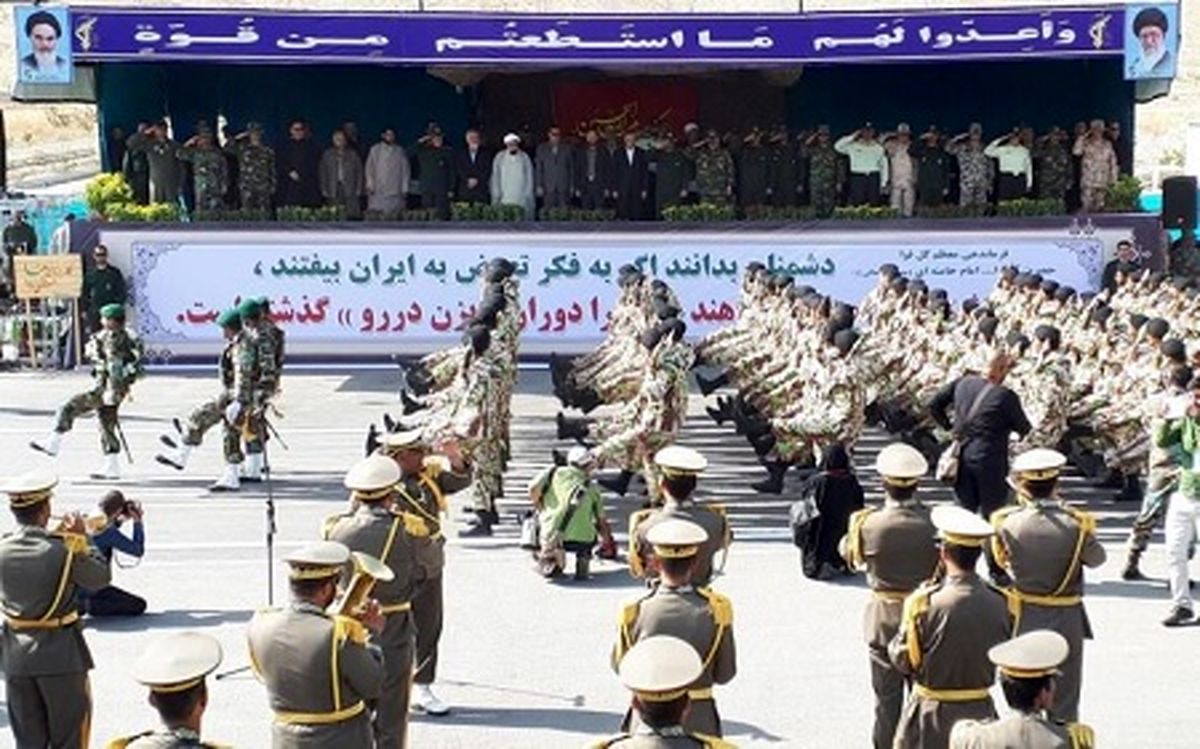 مراسم رژه نیروهای مسلح در مشهد برگزار شد