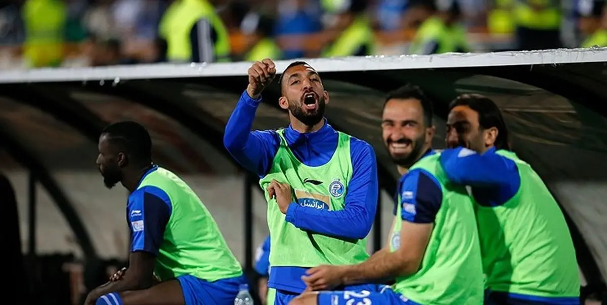 حاشیه شهرآورد 90 / حضور سفرای 4 کشور در آزادی + عکس