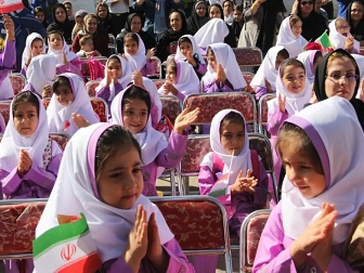 زنگ آغاز به‌کار مدارس خراسان رضوی نواخته شد